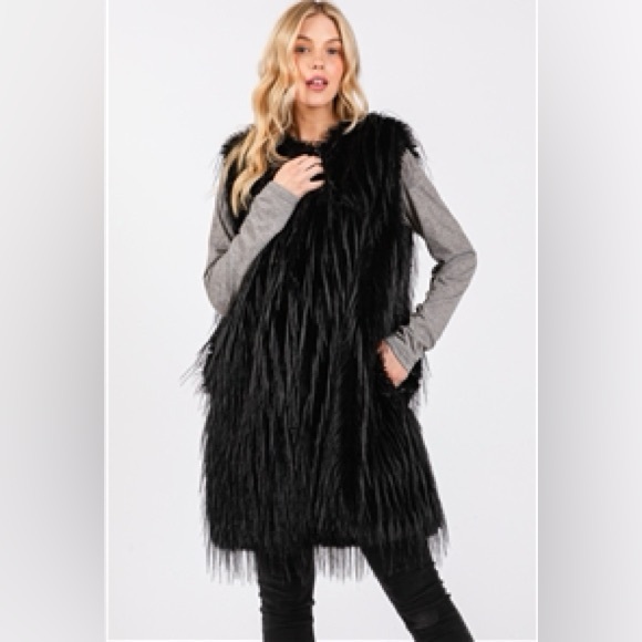 Luxe Oversized Black Shag Vest With Pockets New Onesize fits - Picture 5 of 6